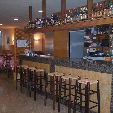 Amolls Restaurant I Habitacions Олот Екстериор снимка