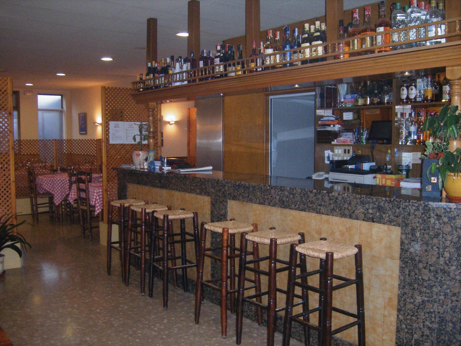 Amolls Restaurant I Habitacions Олот Екстериор снимка